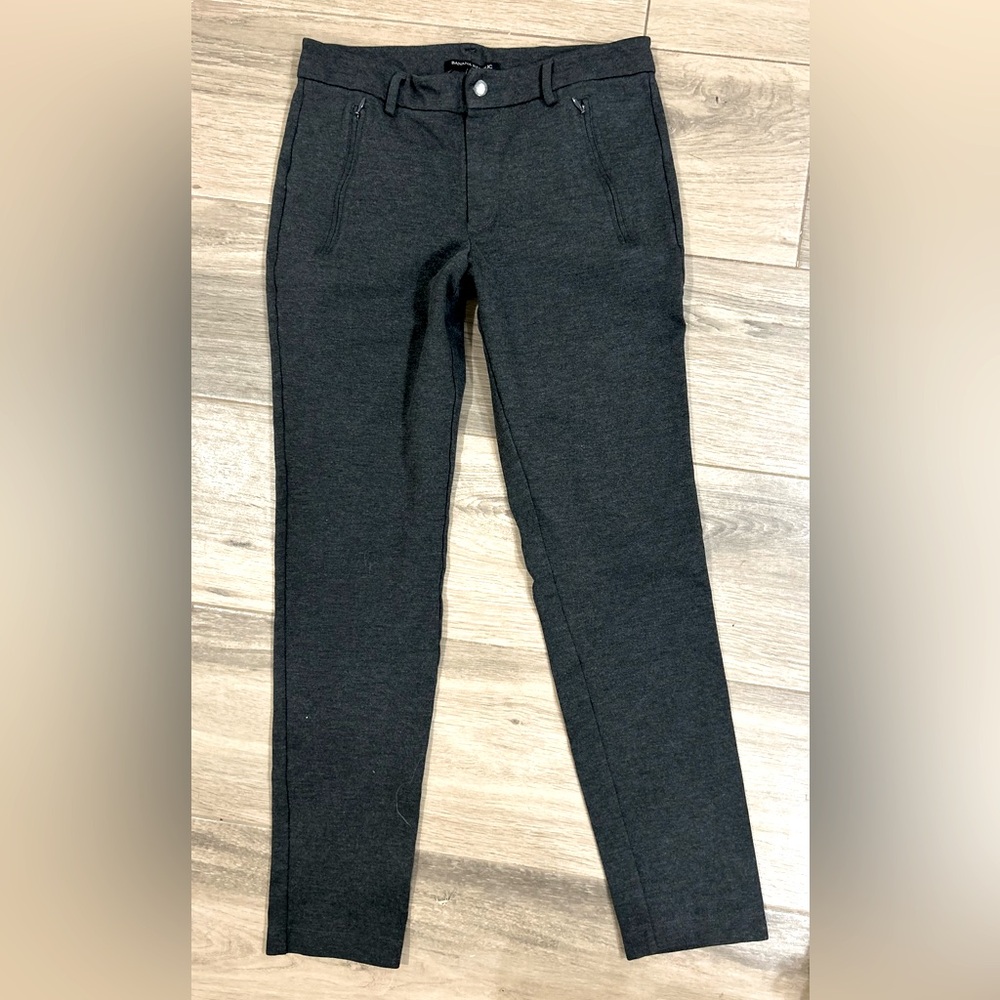 Banana Republic size 4 Women’s Skinny leg slacks pants with Stretch